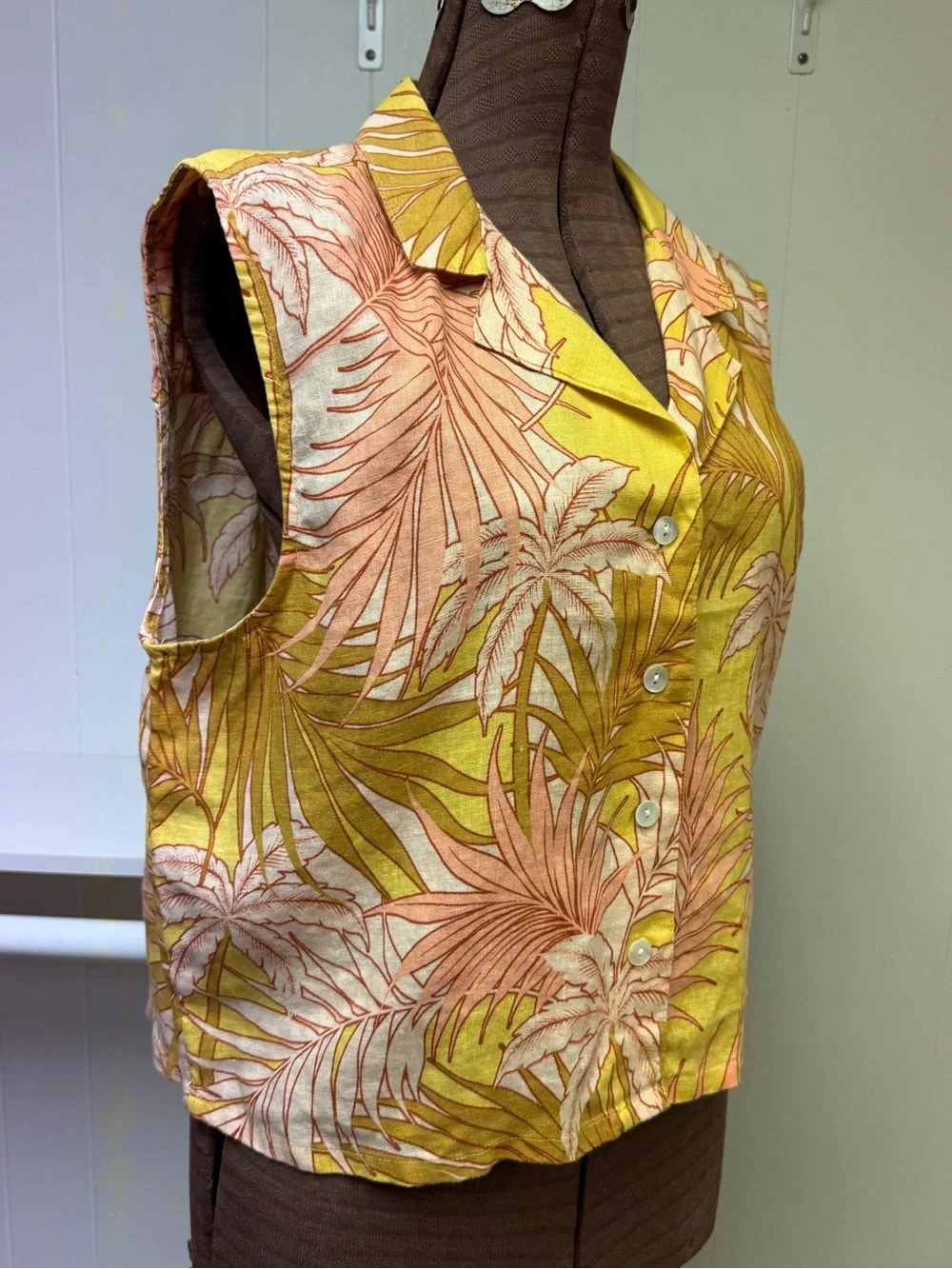 Tahari 100% Linen Tropical Palm Print Sleeveless Top MOP Buttons Size XL - Picture 4 of 10